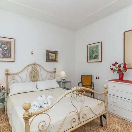 Rena Bianca Magico Trilo Rosso Apartment *