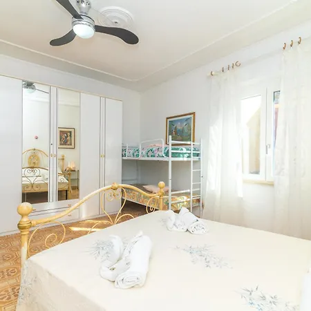 Apartment Rena Bianca Magico Trilo Rosso