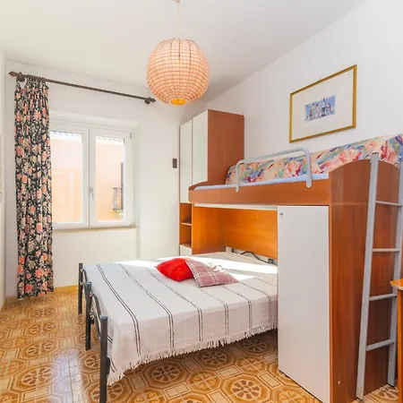 Rena Bianca Magico Trilo Rosso Lejlighed